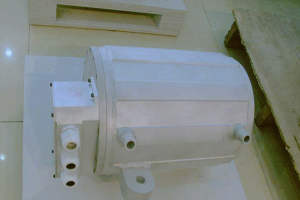 同步電機(jī)工作原理和結(jié)構(gòu)分別是什么？